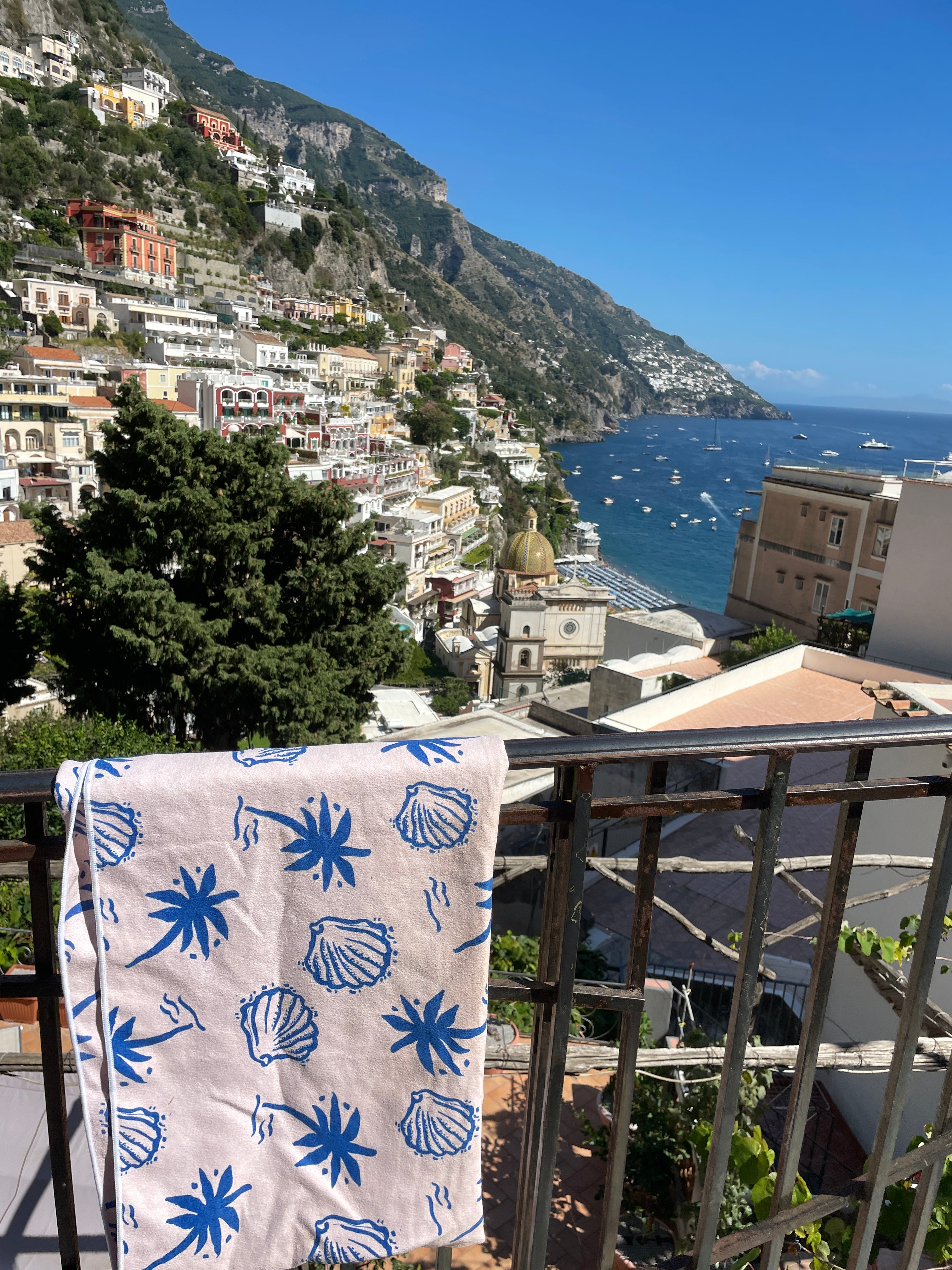 The Best Travel Towel for 2025: Why Travellers Are Obsessed with Sand-Free, Quick-Dry Towels