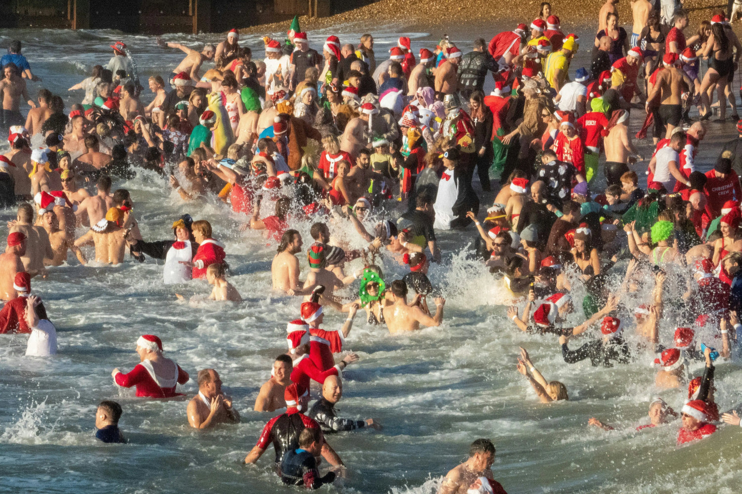 Best Christmas Gifts Under $100 for Adventurous Friends - Nomadique Co