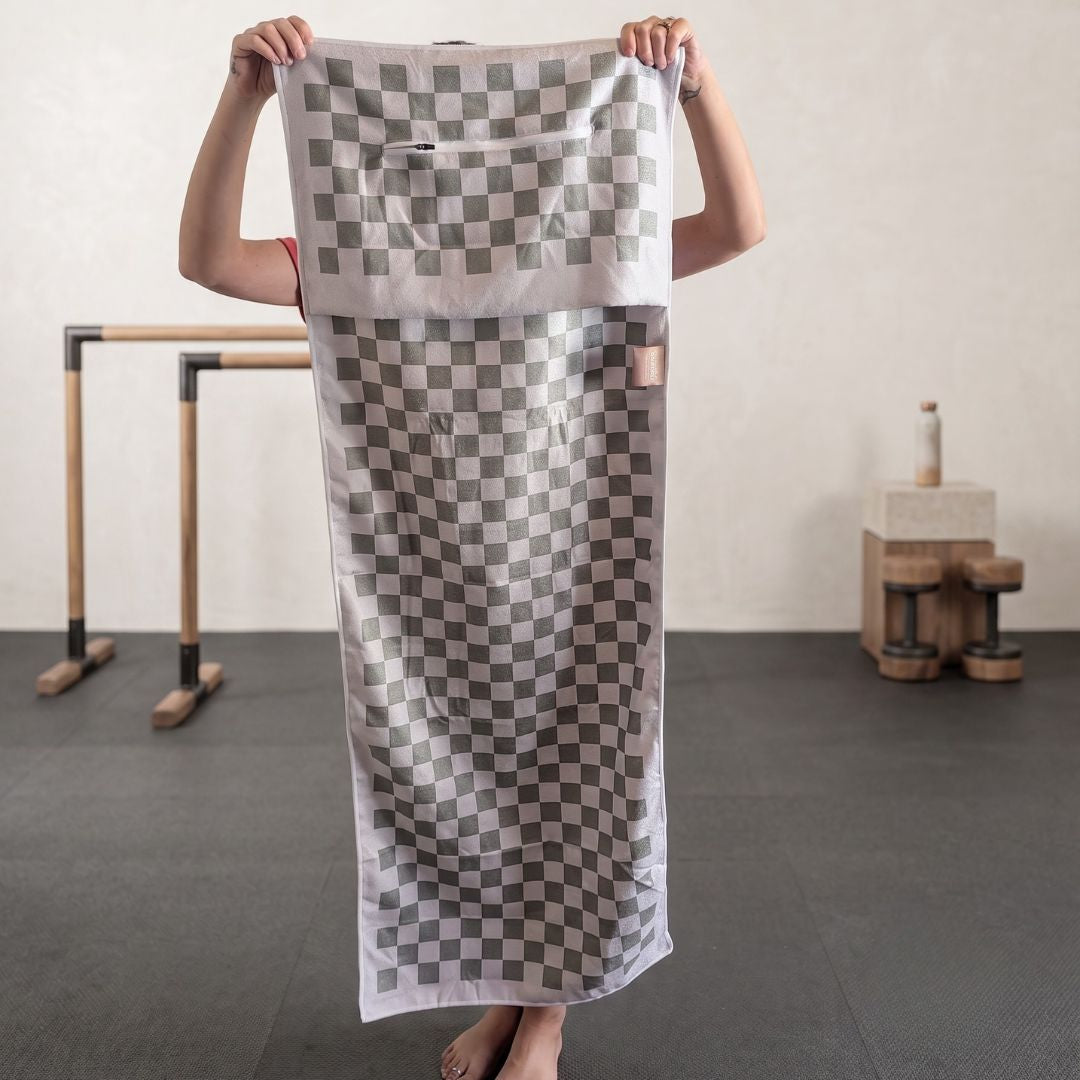Gym Towel with Hood and Pocket - Green Check