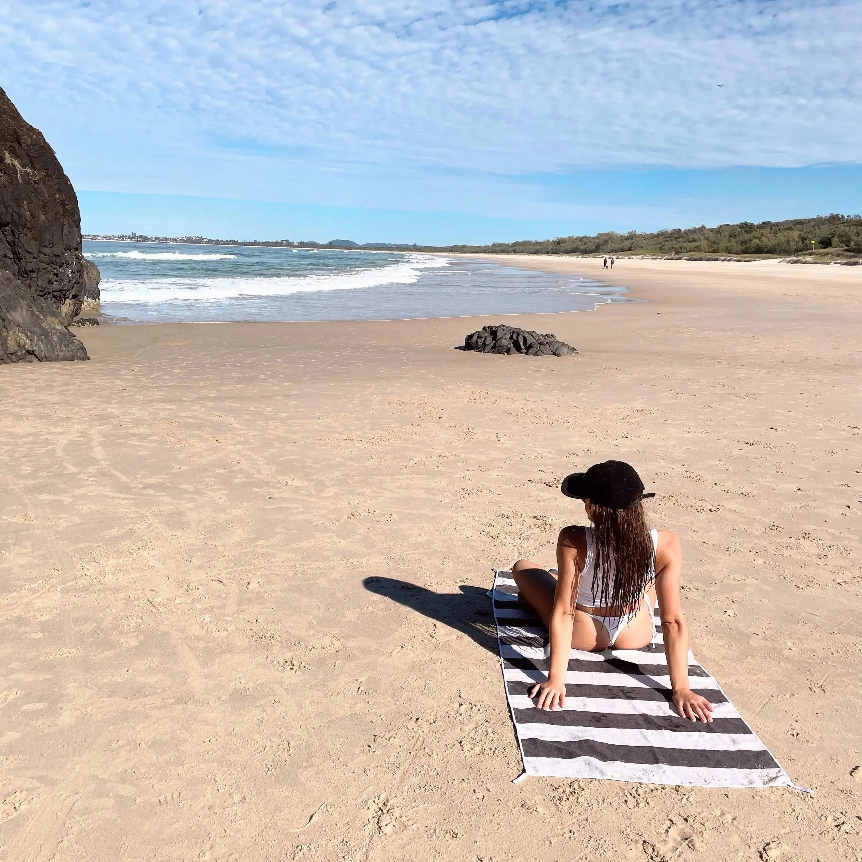 Capri Sand Free Beach Towel With Pocket Nomadique Co